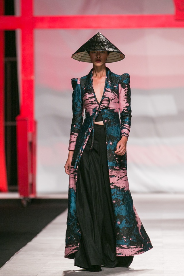 Sắc màu Nhật Bản Tinh khôi khép lại Tuần lễ thời trang quốc tế Việt Nam Thu - Đông 2016 - Ảnh 13.