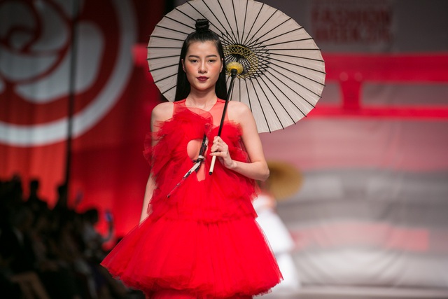 Sắc màu Nhật Bản Tinh khôi khép lại Tuần lễ thời trang quốc tế Việt Nam Thu - Đông 2016 - Ảnh 11.
