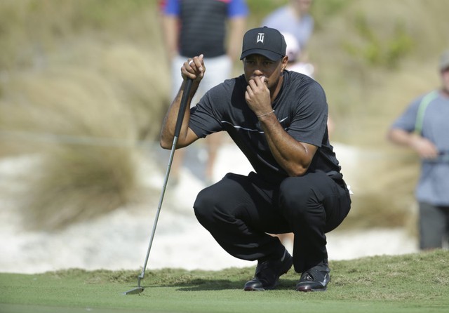 Giải Golf Hero World Challenge: Tiger Woods lấy lại phong độ ở vòng 2 - Ảnh 1.
