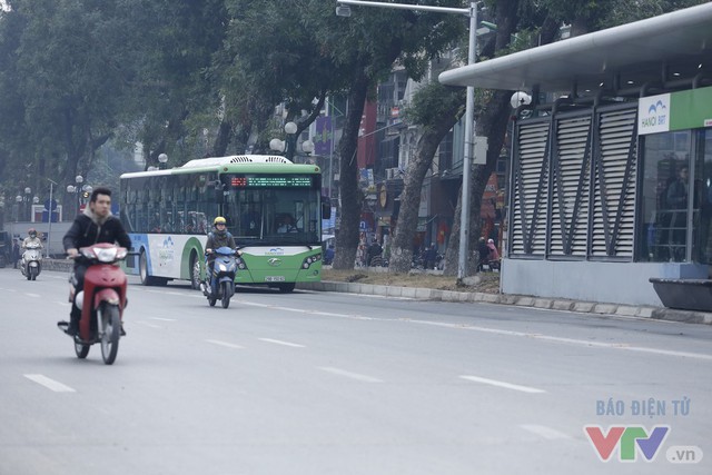 Đường thông hè thoáng trong ngày BRT chính thức lăn bánh - Ảnh 12.