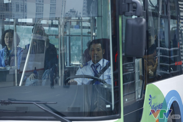 Đường thông hè thoáng trong ngày BRT chính thức lăn bánh - Ảnh 15.