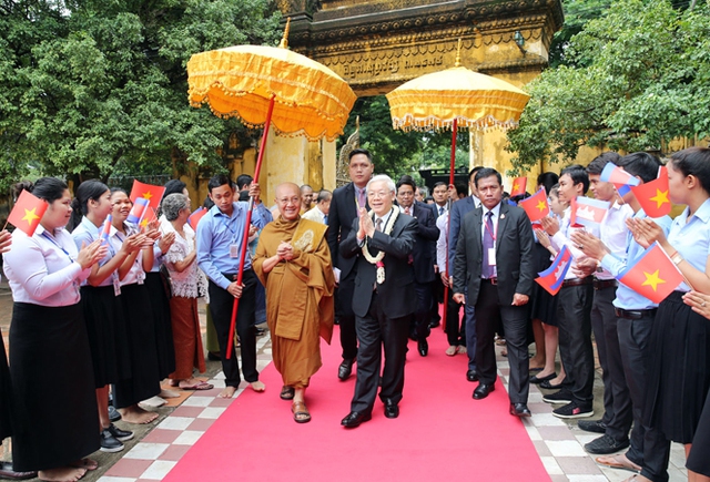 Tổng Bí thư thăm Đại Tăng thống Tep Vong và Bukri của Campuchia - Ảnh 1.
