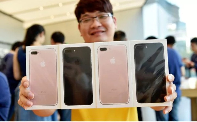Đặt mua 70 triệu màn hình OLED, Apple đã sẵn sàng cho iPhone 8 - Ảnh 2.