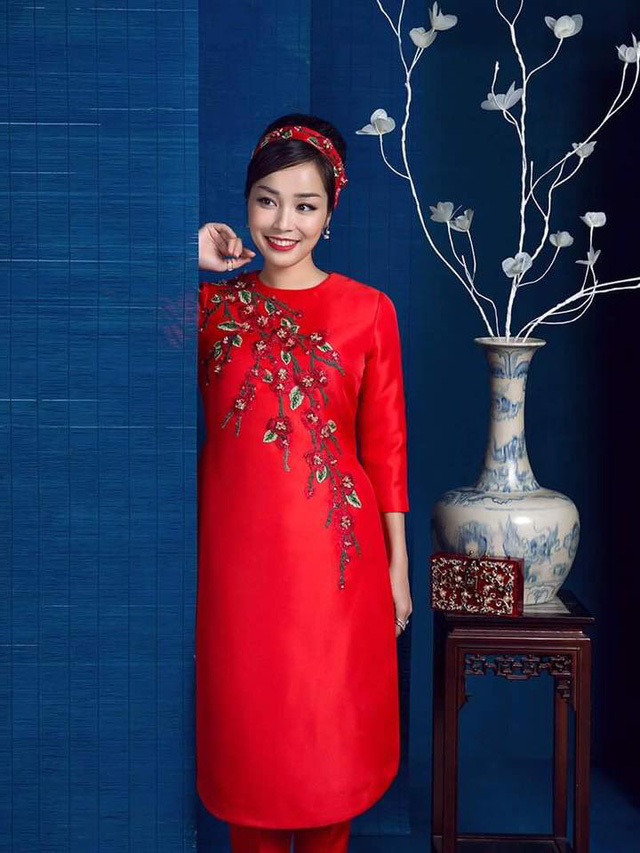 Nữ diễn viên Việt rạng rỡ đón Xuân sớm trong tà áo dài - Ảnh 8.