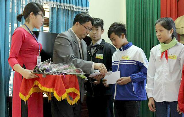 Học bổng Niềm Tin Việt nối dài con đường đến trường cho học sinh nghèo Bắc Giang - Ảnh 3.
