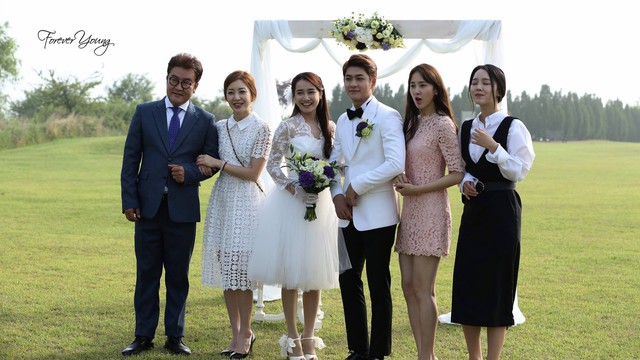 Tuổi thanh xuân 2: Trọn vẹn bộ ảnh đám cưới đẹp như mơ của Linh (Nhã Phương) và Junsu (Kang Tae Oh) - Ảnh 1.