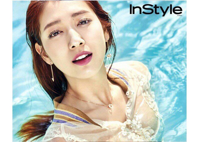 Chẳng cần bikini, Park Shin Hye vẫn khiến phái mạnh đứng hình với vẻ nóng bỏng - Ảnh 1.