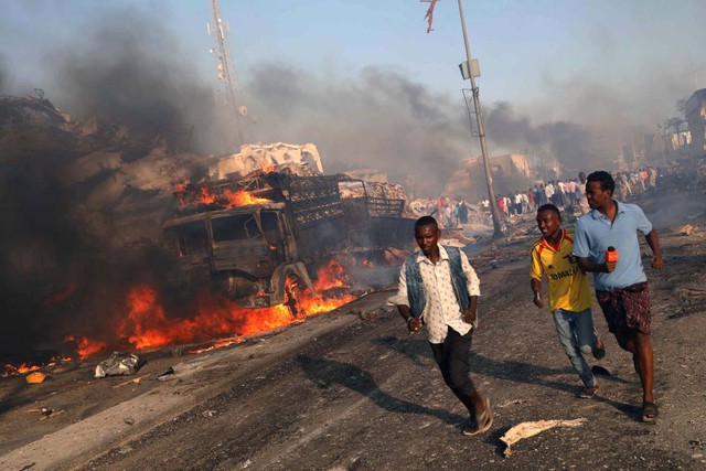Đánh bom đẫm máu tại thủ đô Somalia gây thương vong lớn - Ảnh 3.