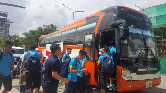 ĐT Việt Nam đã tới Campuchia, sẵn sàng cho trận đấu thứ 3 ở vòng loại Asian Cup 2019 - Ảnh 1.