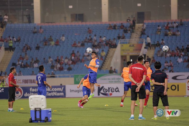 Ảnh: Các cầu thủ khởi động trước trận U22 Việt Nam - Tuyển các ngôi sao K-League - Ảnh 4.
