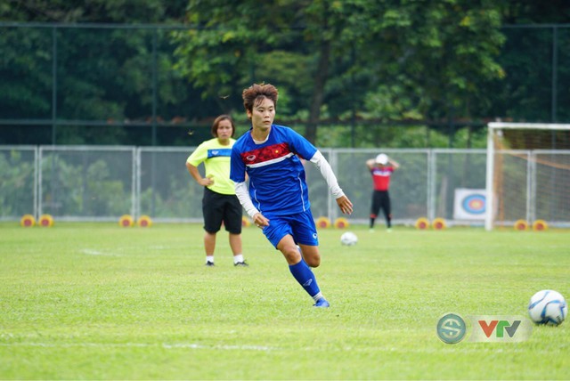 Ảnh: ĐT bóng đá nữ tập buổi đầu tiên tại Malaysia, sẵn sàng cho SEA Games 29 - Ảnh 3.
