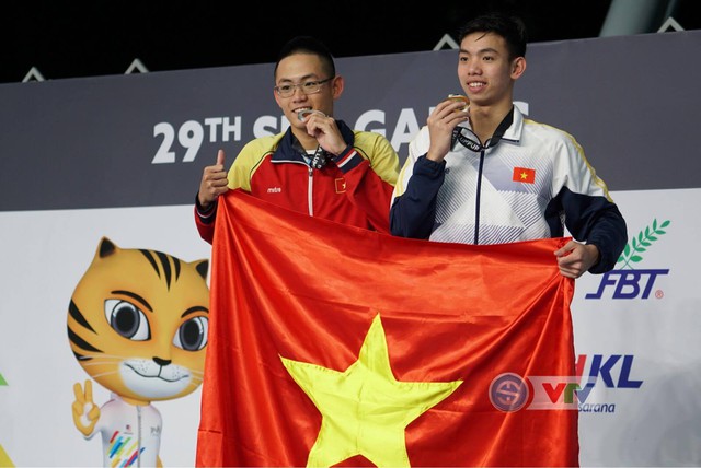 VIDEO SEA Games 29: Nguyễn Huy Hoàng giành HCV, phá sâu kỷ lục bơi 1500m tự do - Ảnh 1.