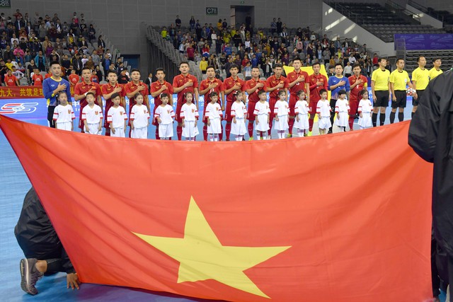 ĐT futsal Việt Nam giành chiến thắng nghẹt thở trước ĐT futsal Trung Quốc - Ảnh 1.