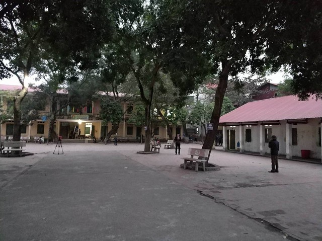 Sập lan can trường Tiểu học Văn Môn, Bắc Ninh, 13 trẻ nhập viện - Ảnh 8.
