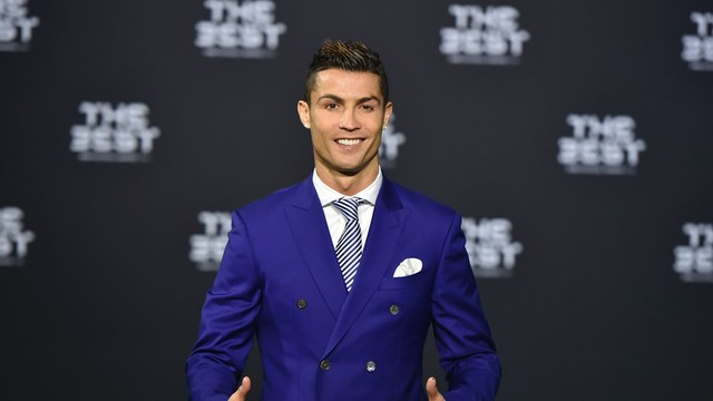 Ronaldo, Griezmann cùng dàn sao bóng đá khoe sắc trên thảm xanh của The Best - Ảnh 2.