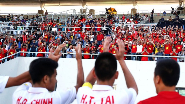 HLV Hoàng Anh Tuấn lạc quan về cơ hội đi tiếp của U20 Việt Nam - Ảnh 1.