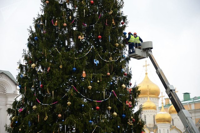 Chùm ảnh: Moscow rực rỡ ánh đèn đón Giáng sinh 2017 - Ảnh 2.