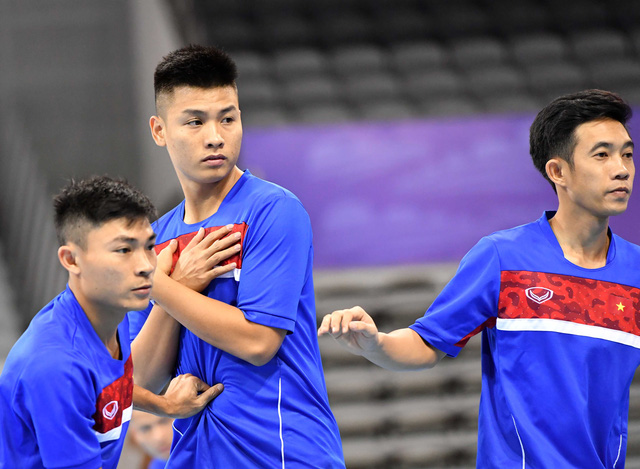 ẢNH: ĐT futsal Việt Nam đã có buổi tập đầu tiên tại Trung Quốc - Ảnh 12.