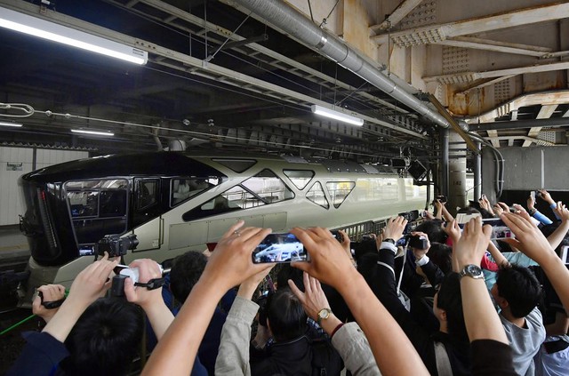 Thưởng thức siêu dịch vụ trên chuyến tàu siêu sang ở Nhật Bản - Ảnh 7.