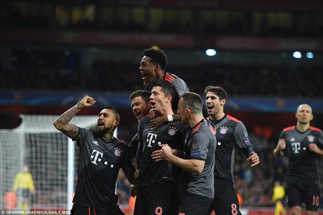 Koscielny bị đuổi, Arsenal tiếp tục đại bại trước Bayern Munich - Ảnh 4.