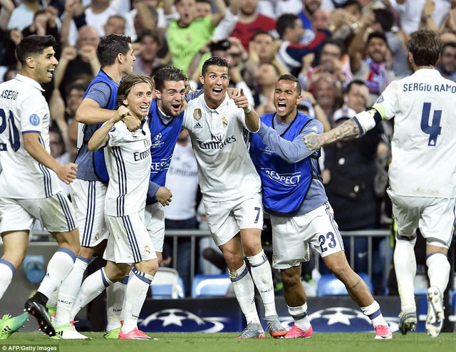Real Madrid 4-2 Bayern Munich: Ronaldo lập hat-trick ấn tượng - Ảnh 8.