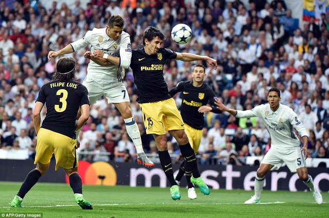 Real Madrid 3-0 Atletico Madrid: Ronaldo lập hattrick, Real Madrid đặt một chân vào chung kết - Ảnh 2.