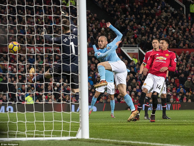 ẢNH: Những khoảnh khắc ấn tượng trận derby Manchester, Man Utd 1-2 Man City - Ảnh 11.