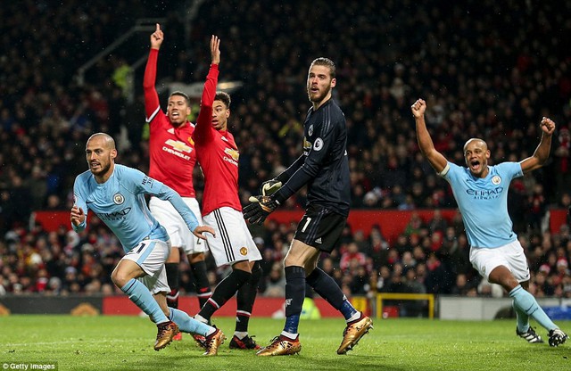 ẢNH: Những khoảnh khắc ấn tượng trận derby Manchester, Man Utd 1-2 Man City - Ảnh 13.