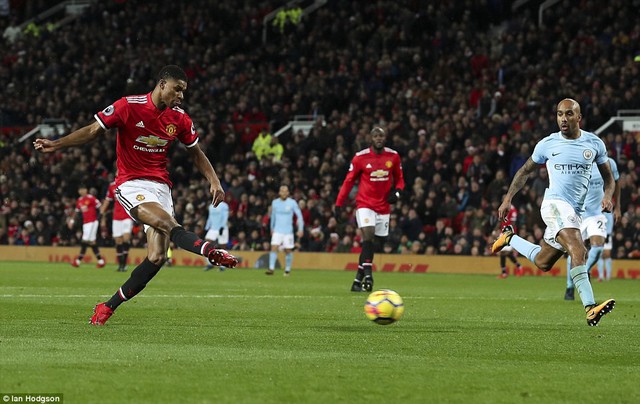 ẢNH: Những khoảnh khắc ấn tượng trận derby Manchester, Man Utd 1-2 Man City - Ảnh 14.