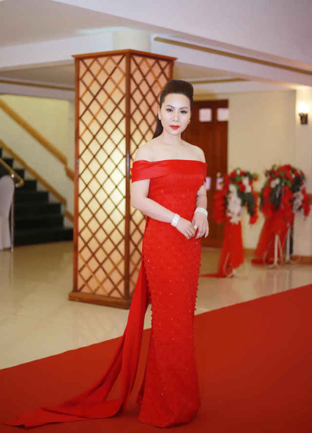 Vẻ đẹp không tuổi của cố vấn ứng xử cuộc thi Hoa hậu Hữu nghị ASEAN 2017 - Ảnh 1.