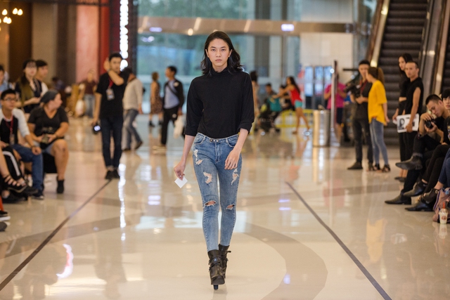 Nhiều chân dài cá tính hồ hởi casting người mẫu tham dự Tuần lễ thời trang quốc tế Việt Nam Thu - Đông 2017 - Ảnh 6.