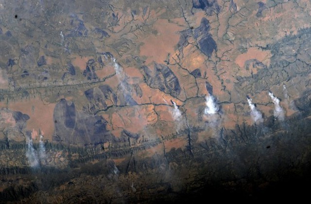 Hình ảnh ngoạn mục của Trái Đất nhìn từ không gian - Ảnh 10.