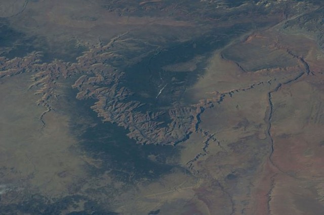 Hình ảnh ngoạn mục của Trái Đất nhìn từ không gian - Ảnh 13.