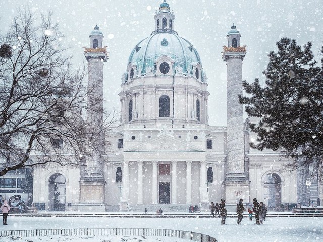 11 thành phố Châu Âu đẹp như cổ tích vào mùa đông - Ảnh 1.