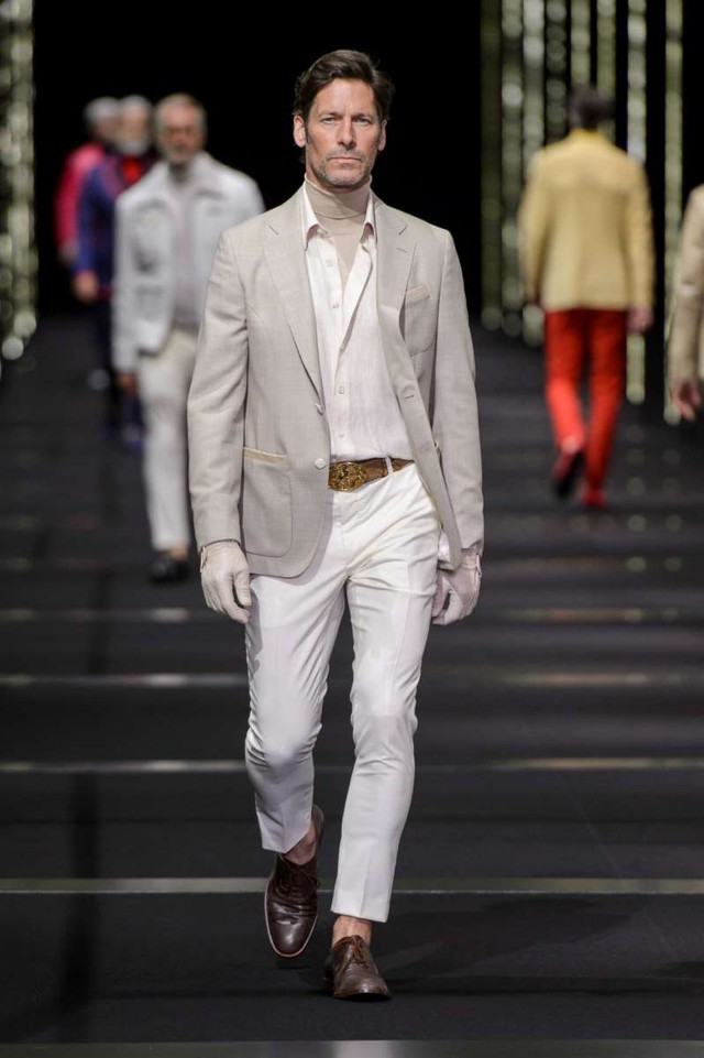 Khi các mẫu nam U50 đổ bộ sàn diễn Milan Fashion Week - Ảnh 6.