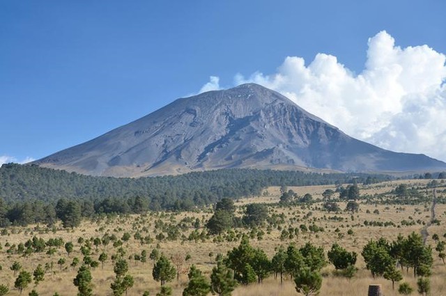 Những ngọn núi lửa nguy hiểm nhất thế giới - Ảnh 7.