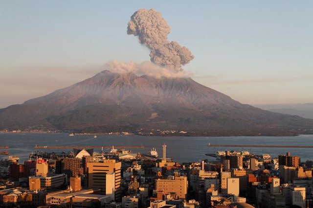 Những ngọn núi lửa nguy hiểm nhất thế giới - Ảnh 9.