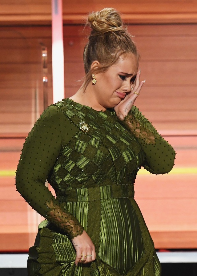 Bị Adele cướp giải, Beyonce bật khóc vì hạnh phúc - Ảnh 2.