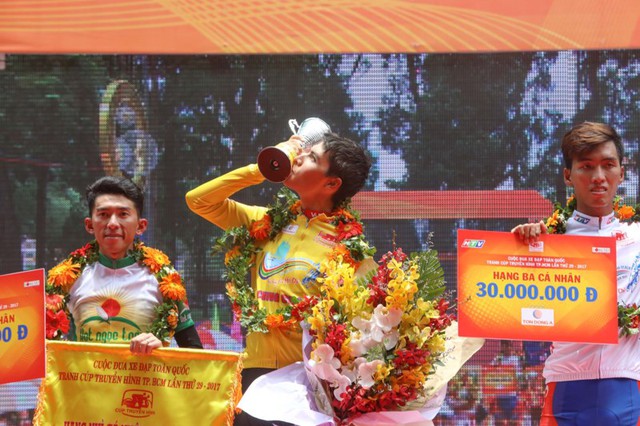 Giải xe đạp cúp truyền hình TP.HCM 2017: Alex Phounsavath giành áo Vàng chung cuộc - Ảnh 2.
