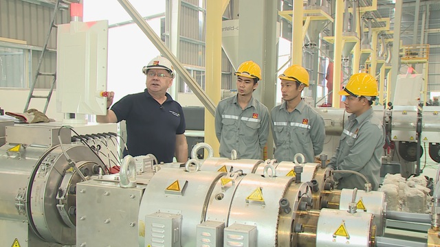 Nhà máy Hoa Sen Hà Nam đầu tư công nghệ sản xuất hiện đại nhất - Ảnh 3.