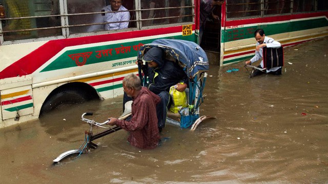 Ấn Độ: Chi 312 triệu USD hỗ trợ nạn nhân lũ lụt - Ảnh 4.