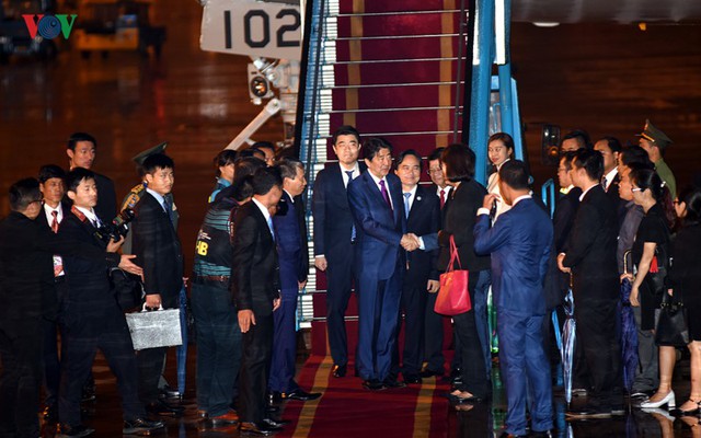 Quốc vương Brunei tự lái chuyên cơ tới Đà Nẵng dự APEC 2017 - Ảnh 4.