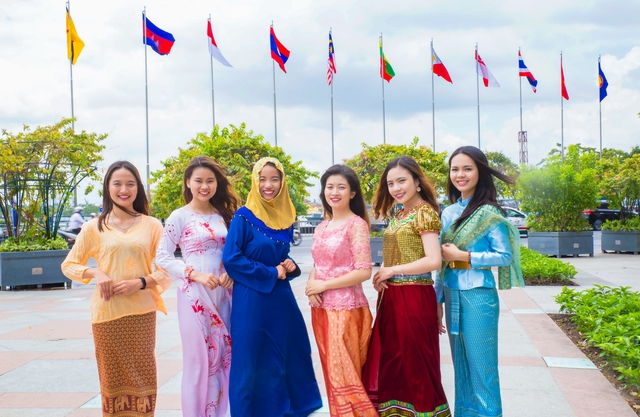 Ấn tượng bộ ảnh diện quốc phục các nước Đông Nam Á của đại diện Việt Nam tại SSEAYP 2017 - Ảnh 10.