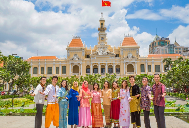 Ấn tượng bộ ảnh diện quốc phục các nước Đông Nam Á của đại diện Việt Nam tại SSEAYP 2017 - Ảnh 8.