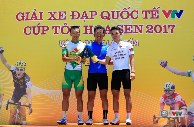 Giải xe đạp quốc tế VTV Cúp Tôn Hoa Sen 2017: Lê Văn Duẩn giành chiến thắng chặng 9 - Ảnh 3.