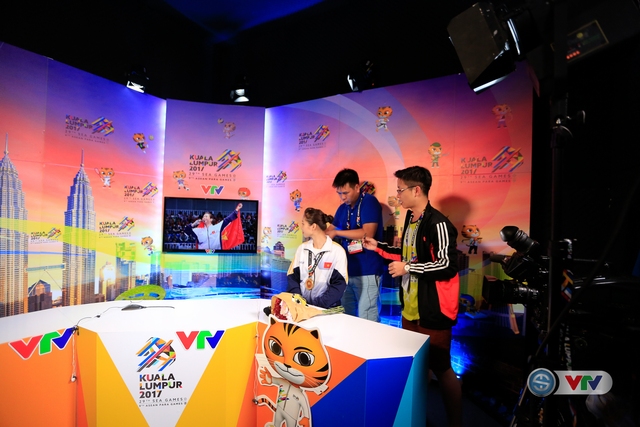 SEA Games 29: Giành HCV đầu tiên cho TTVN, Thuý Vi xuất hiện ấn tượng tại trường quay của VTV ở Malaysia - Ảnh 7.