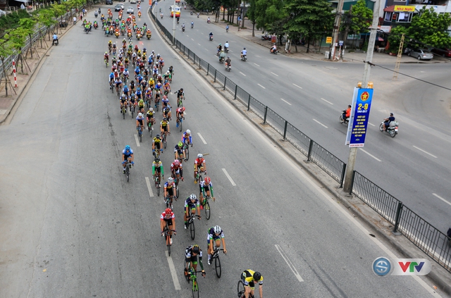ẢNH: Những khoảnh khắc ấn tượng chặng 2 Giải xe đạp quốc tế VTV Cúp Tôn Hoa Sen 2017 - Hà Nội đi Thanh Hoá - Ảnh 2.