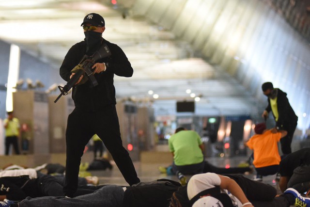 Singapore diễn tập chống khủng bố tại sân bay Changi - Ảnh 1.