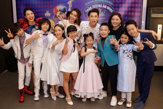 Vietnam Idol Kids: Hát nhạc Phan Mạnh Quỳnh, hoàng tử Bolero làm xiêu lòng  Isaac - Ảnh 1.