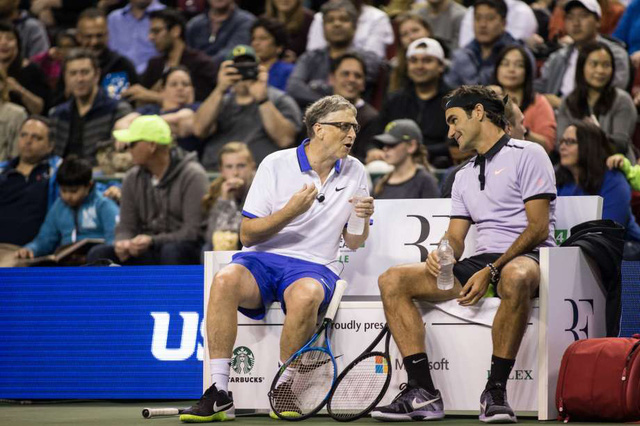 Roger Federer và Bill Gates đánh cặp với nhau tại giải đấu từ thiện - Ảnh 2.